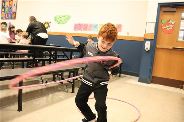 Hula hoops for 50 seconds