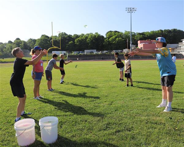 water balloon toss