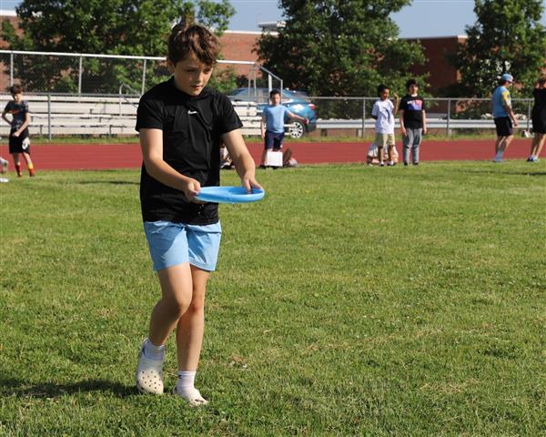 frisbee relay